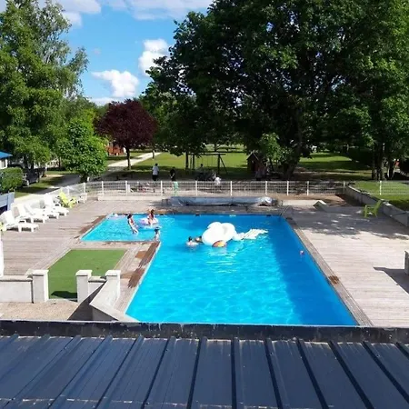 3 Etoiles - Piscine - Ccbgaia *